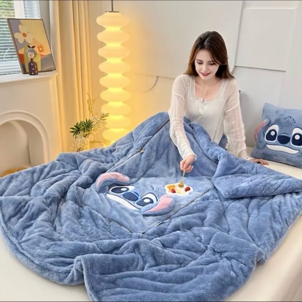 1pc, Disney Stitch 2-In-1 Pillow And Blanket Set, Featuring a Modern Cartoon - Picture 5 of 5